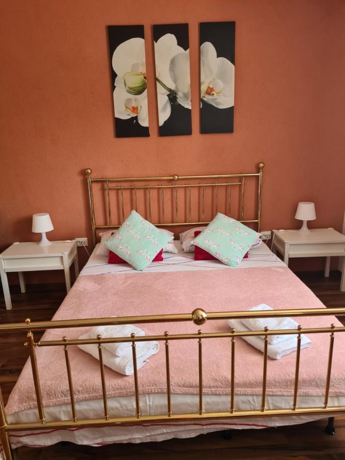 Luca'S Studio 3 ,Close To Therme Bucharest, Airport Otopeni Balotesti Luaran gambar