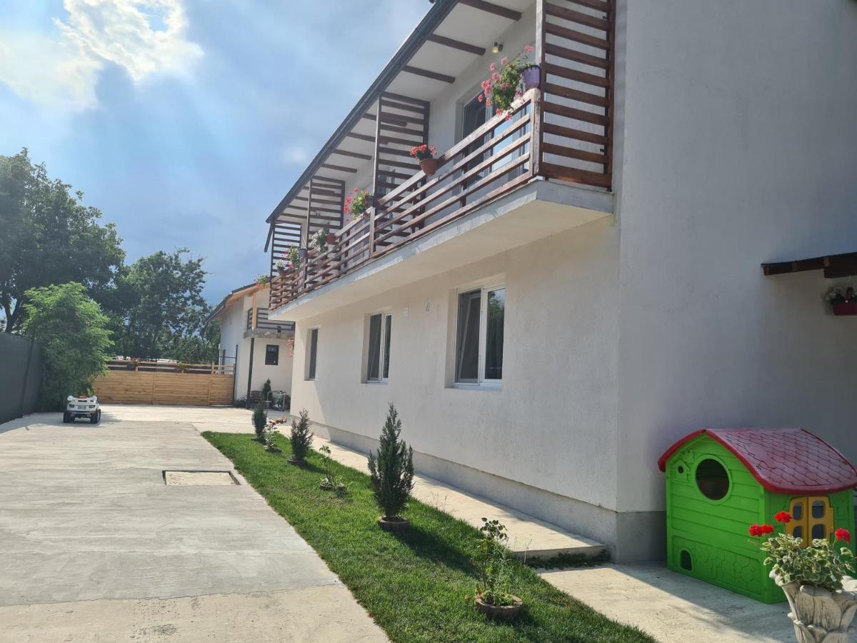 Luca'S Studio 3 ,Close To Therme Bucharest, Airport Otopeni Balotesti Luaran gambar