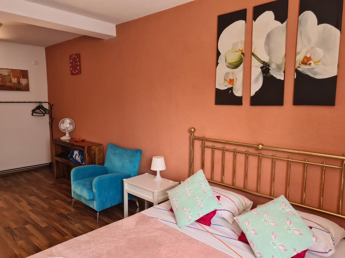 Luca'S Studio 3 ,Close To Therme Bucharest, Airport Otopeni Balotesti Luaran gambar